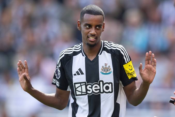 Alexander Isak Still Wants to Leave Newcastle After Home Talks